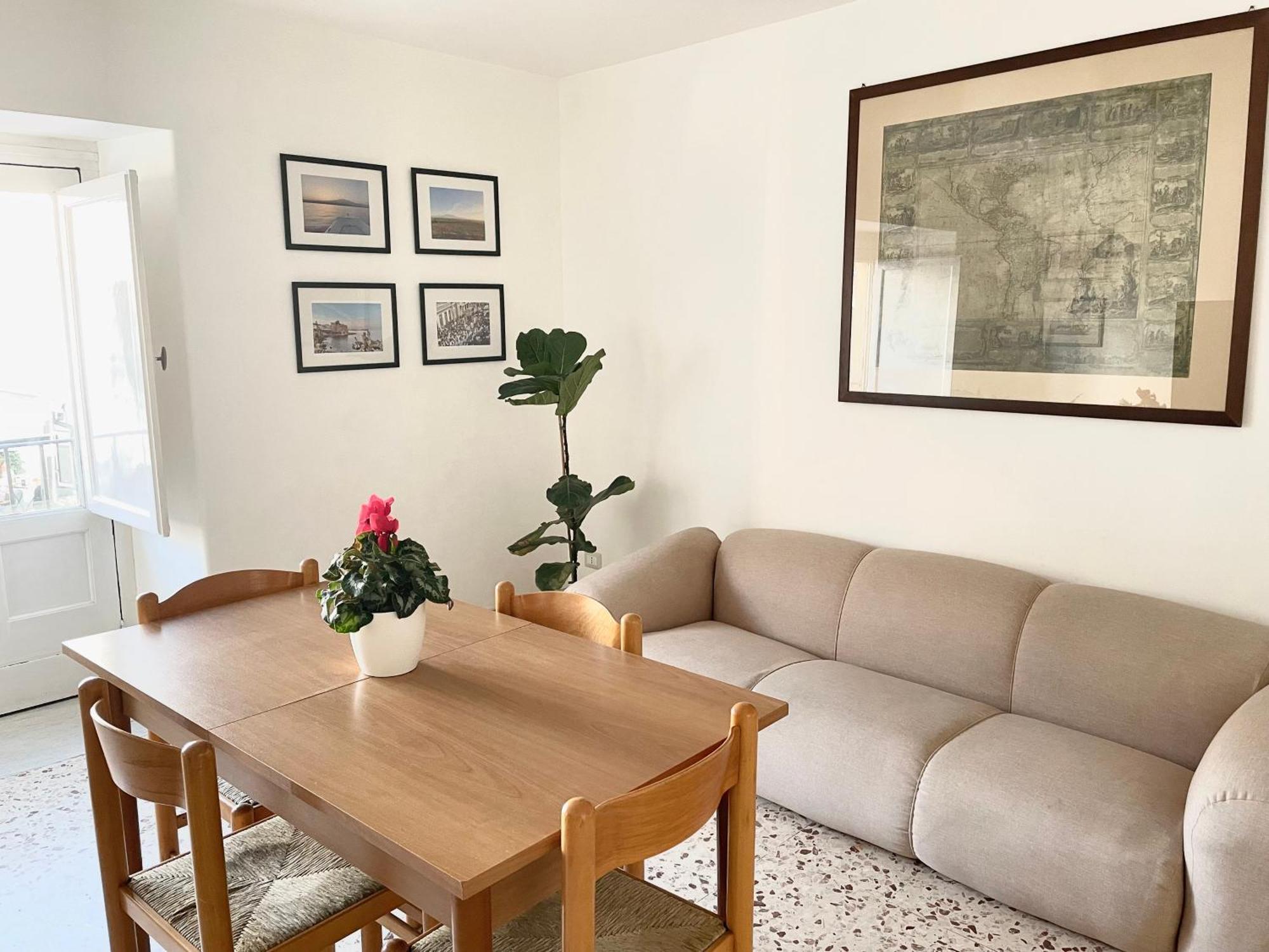 Lorenzo'S House Catania City Centre - Comfortable Large Apartment With 2 Bedrooms And 2 Baths, Close To Trains, Metro And Bus Station المظهر الخارجي الصورة